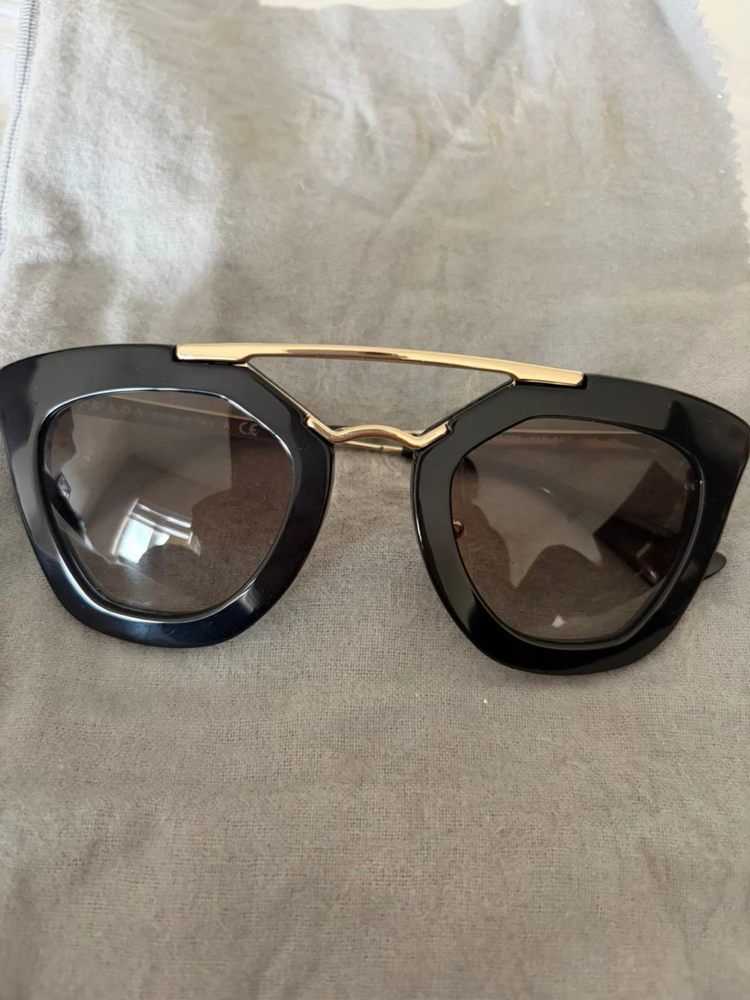 Prada Sunglasses Authentic. - photo 2