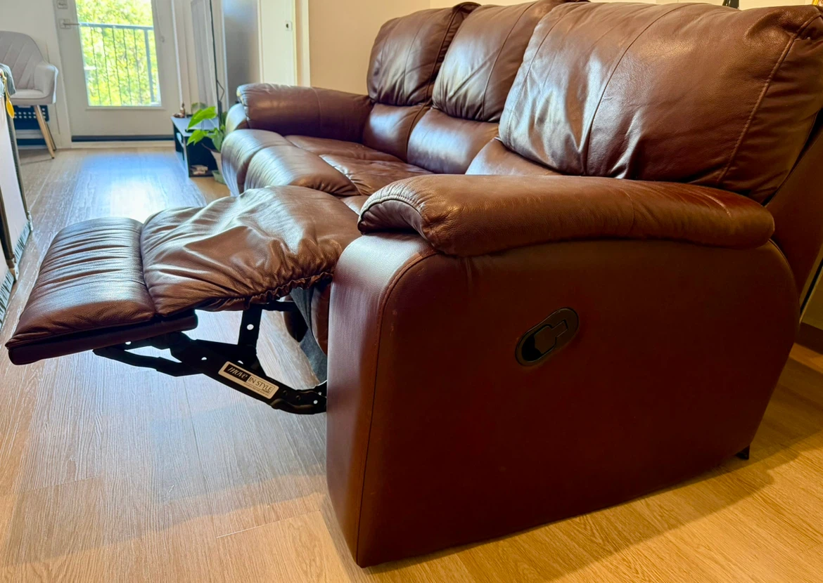 Leather Reclining Sofa Set -4:  Excellent condition - photo 3