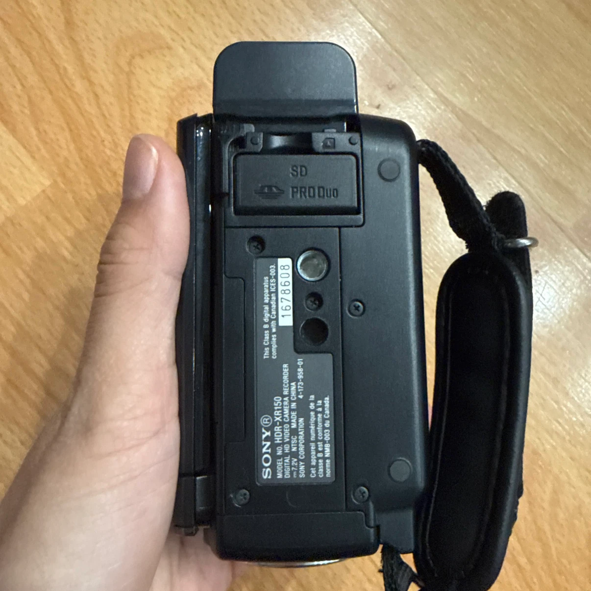 Sony Handycam HDR-XR150 Camcorder - photo 2