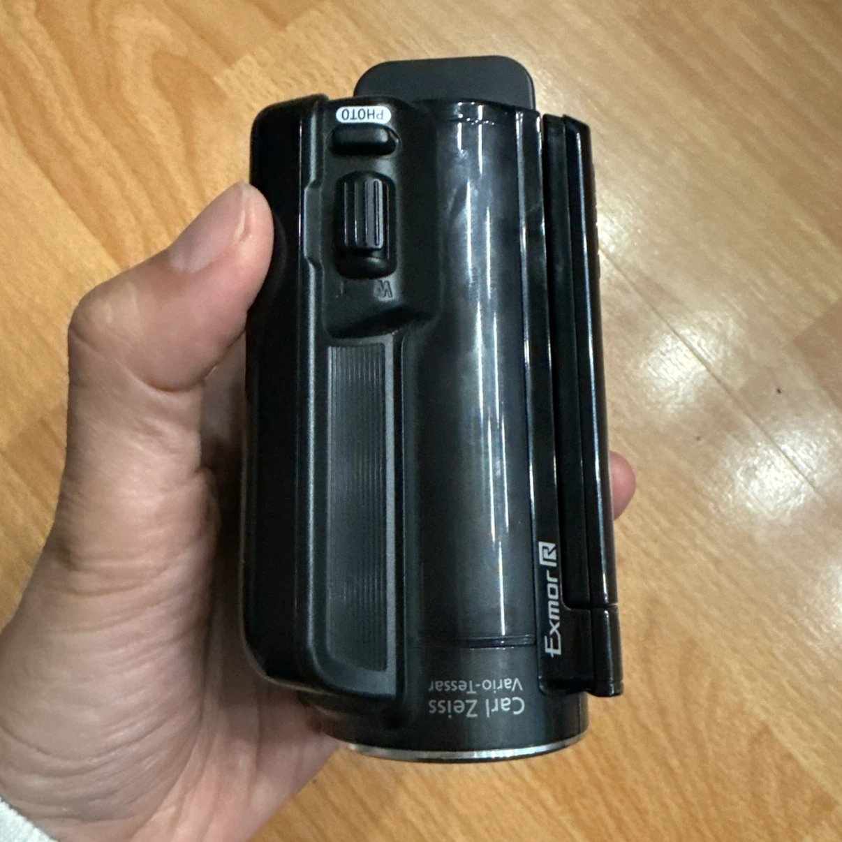 Sony Handycam HDR-XR150 Camcorder - photo 4
