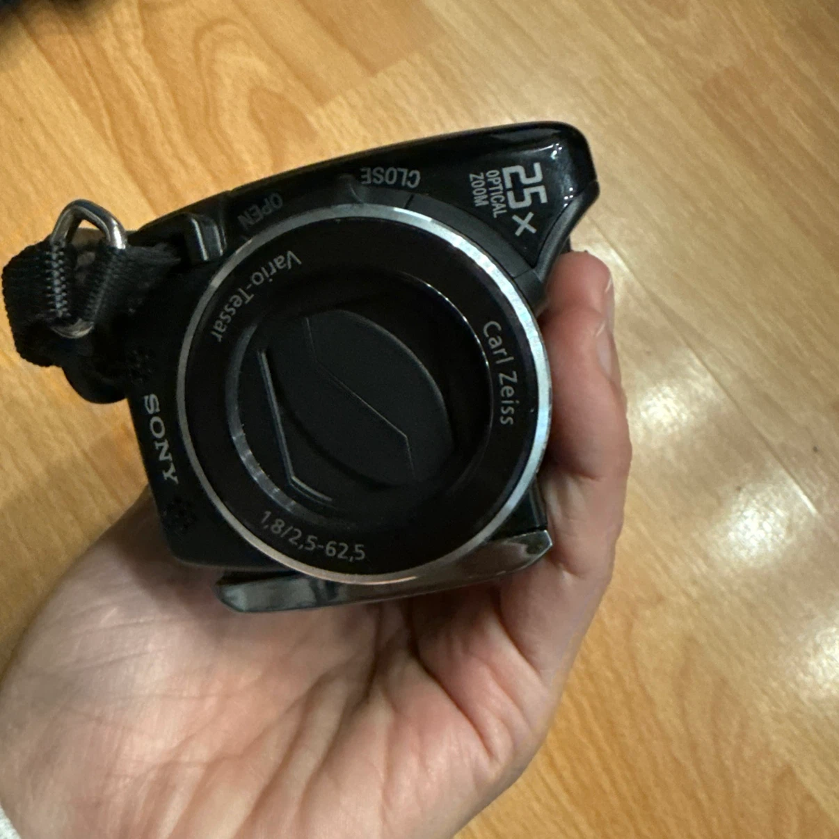 Sony Handycam HDR-XR150 Camcorder - photo 5