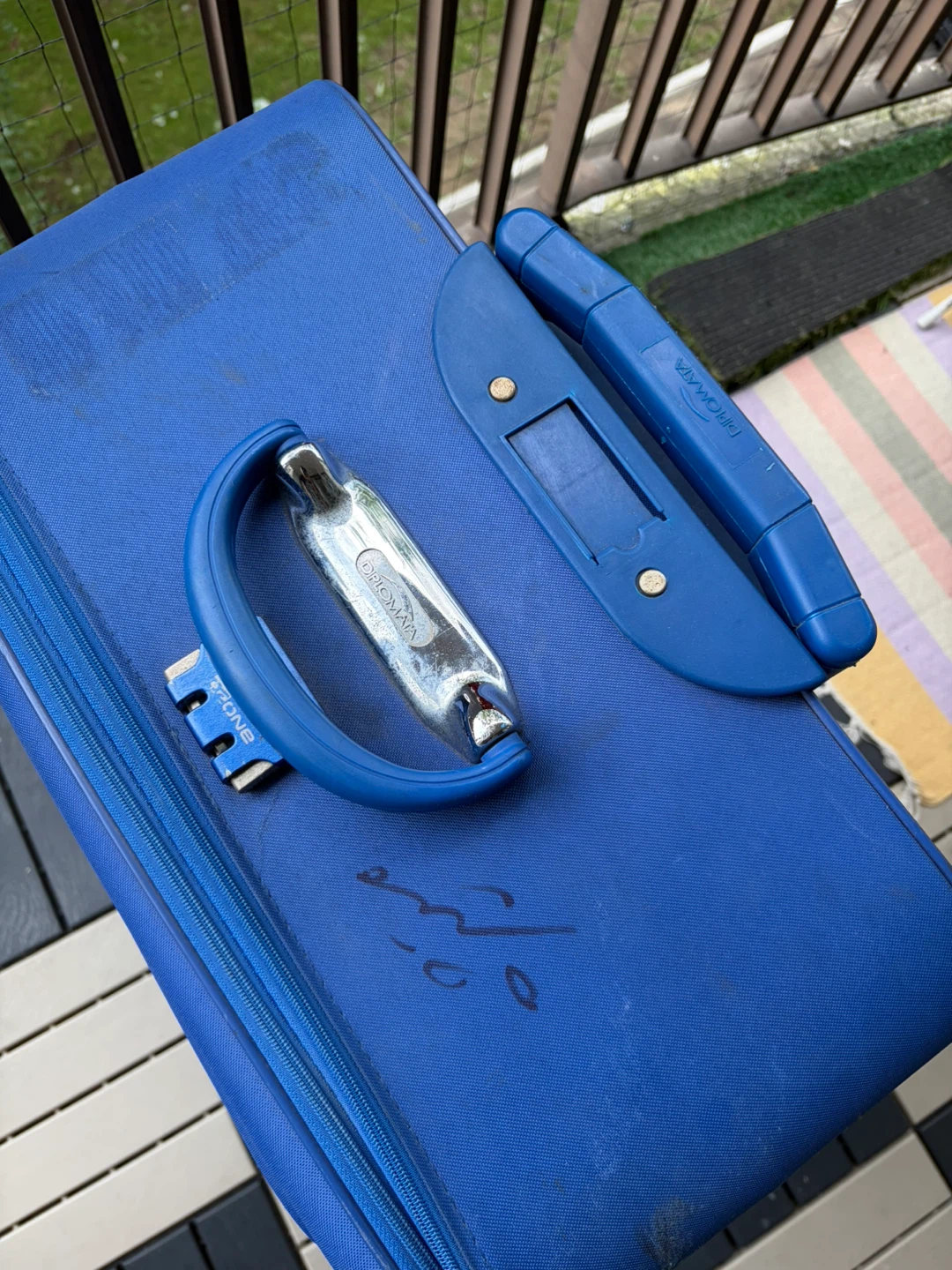 28in suitcase - photo 2