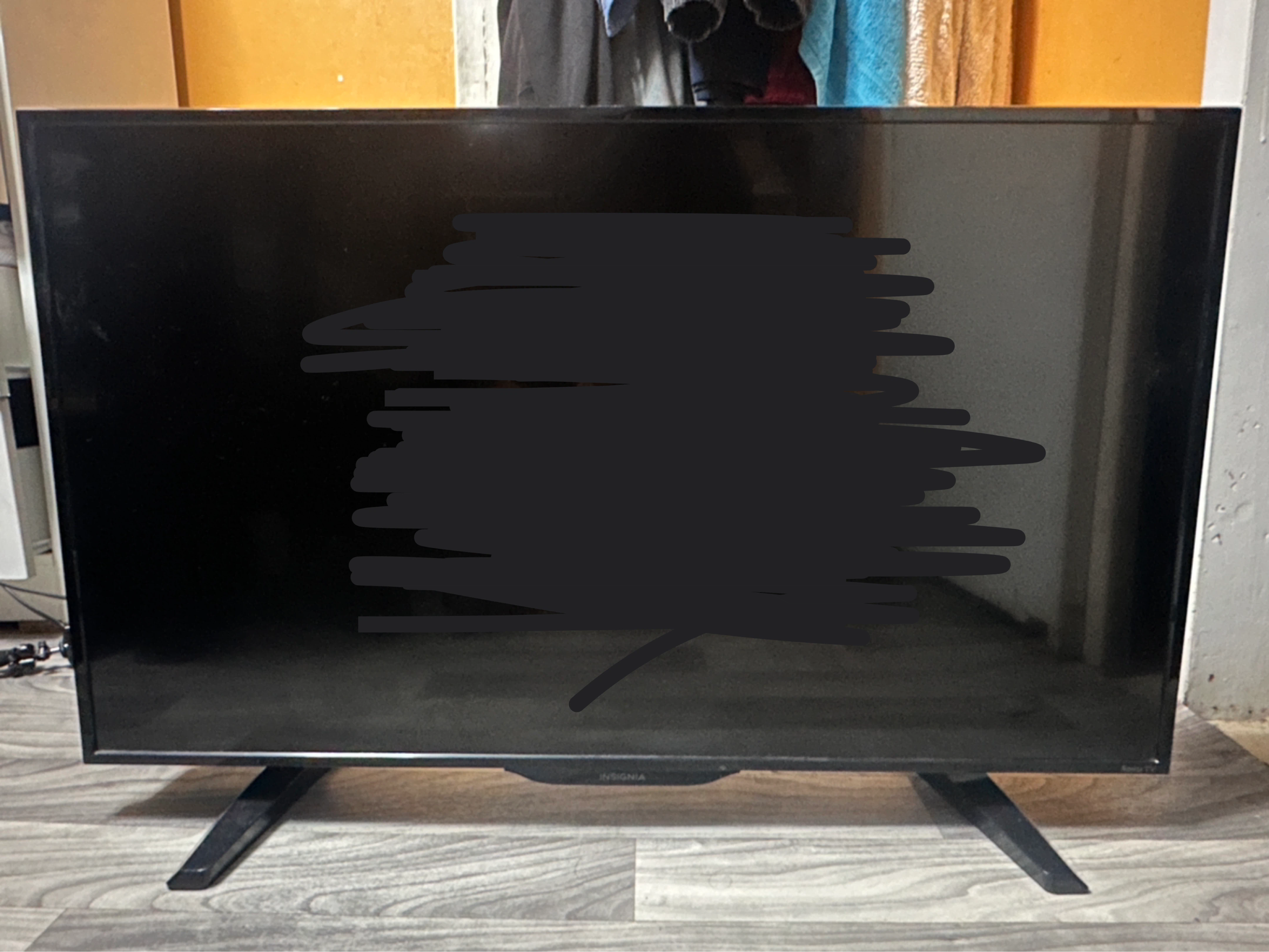 Insignia 34.5" Smart TV