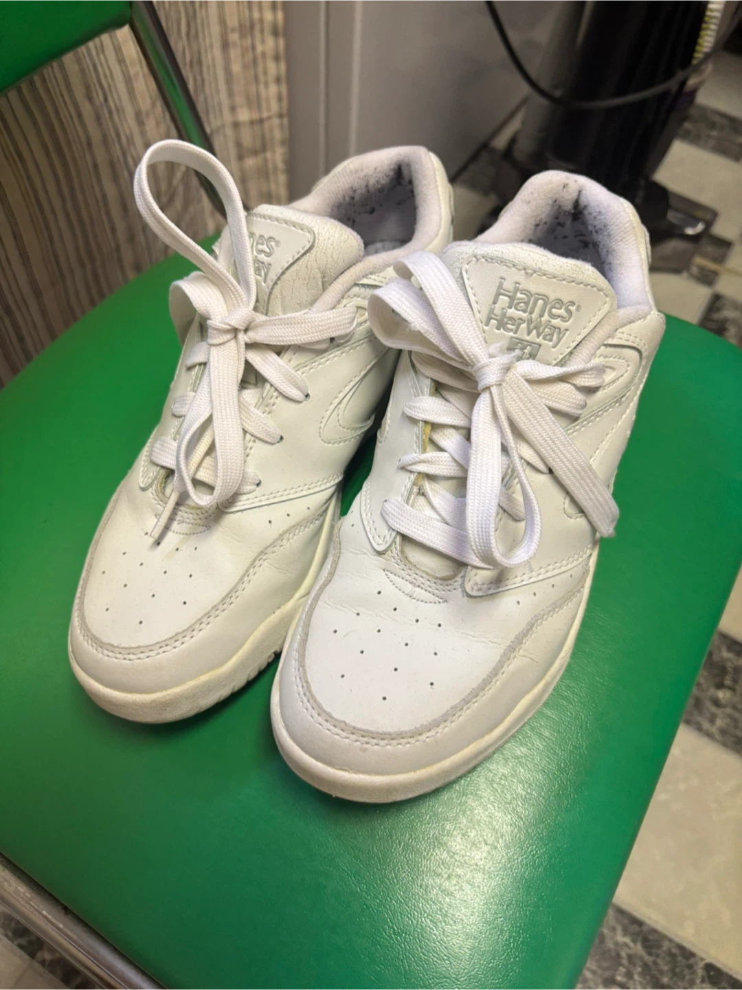 Hanes Her Way White Leather Sneakers Size 9.5