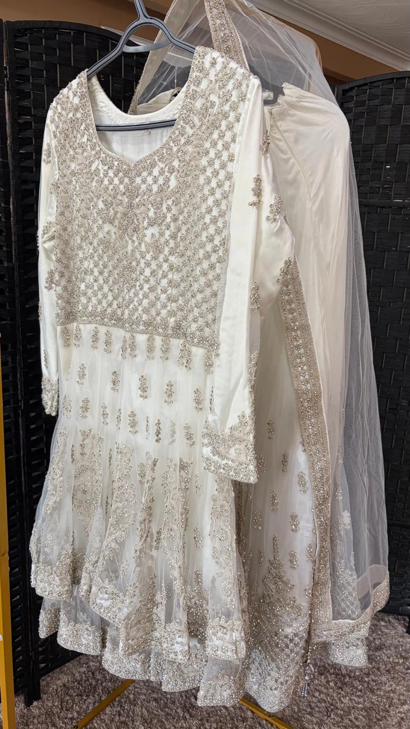 White Embroidered Pakistani Suit Set - photo 2