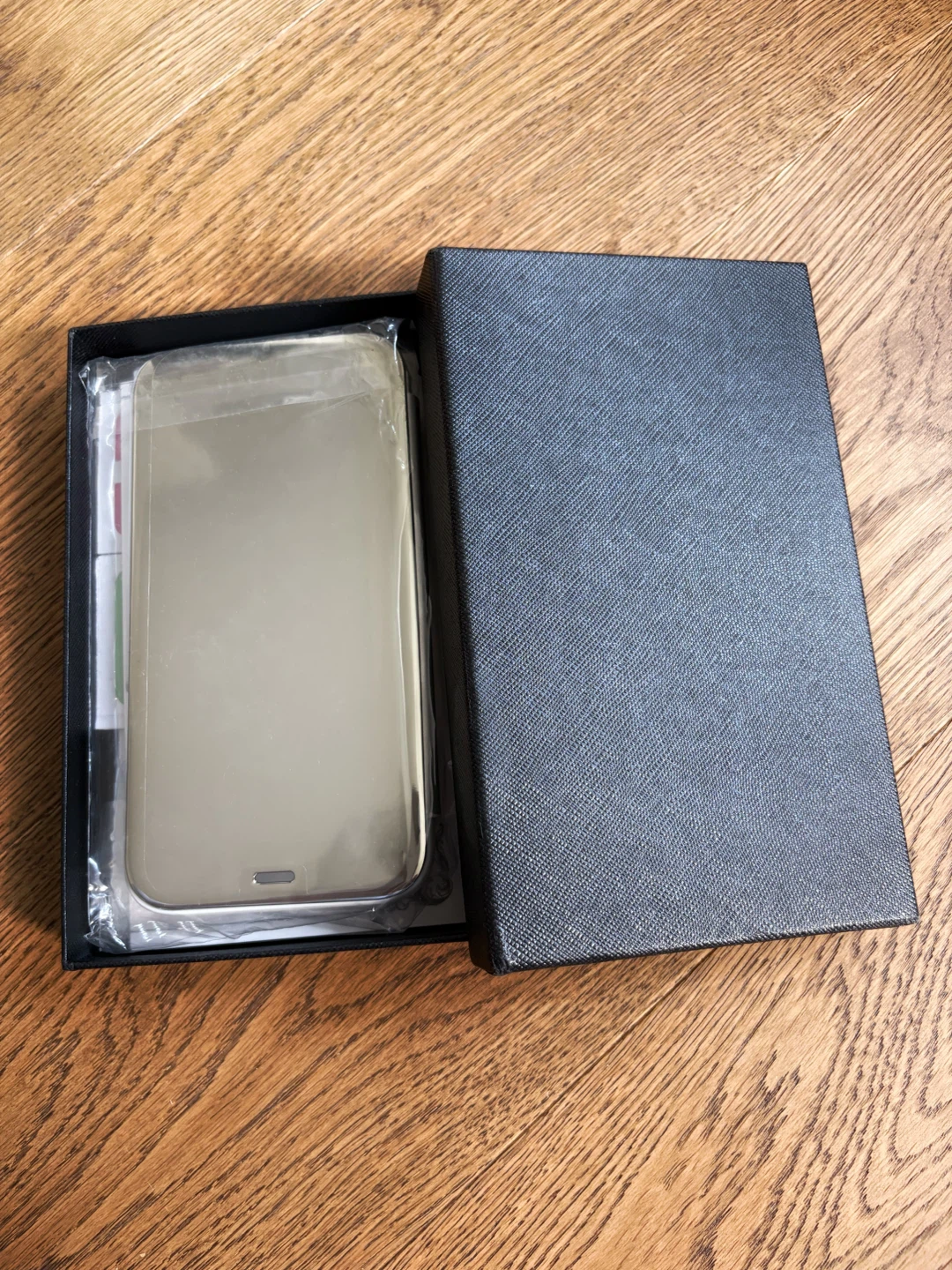 Brand New IPHONE 11 Silver Mirror Flip Case With Accessories