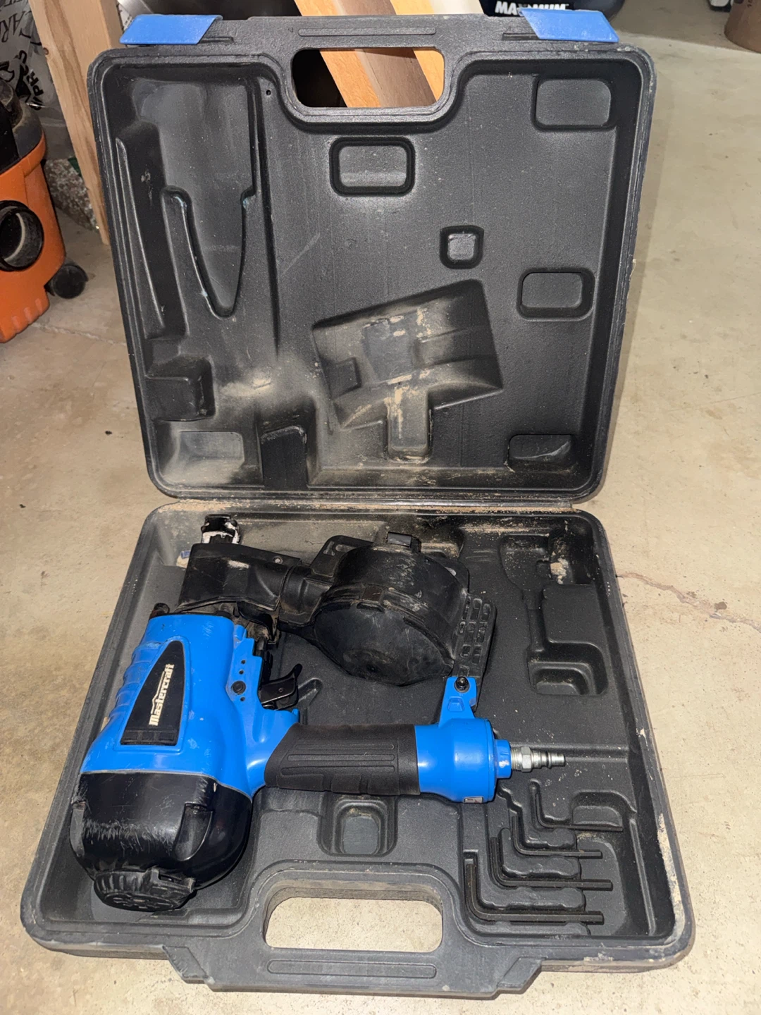 Mastercraft roofing Nailer with Case
