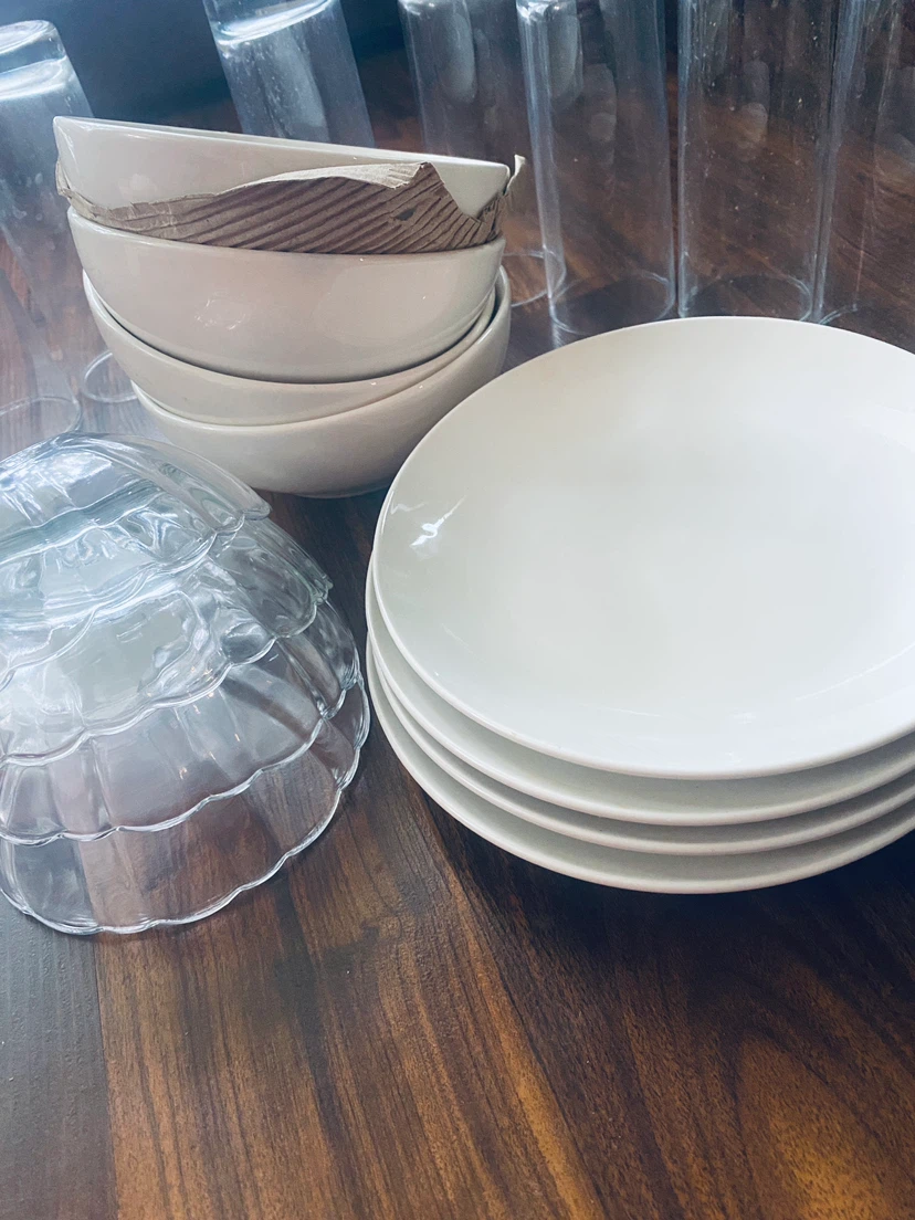 Moving Sale Dinner Set - photo 2