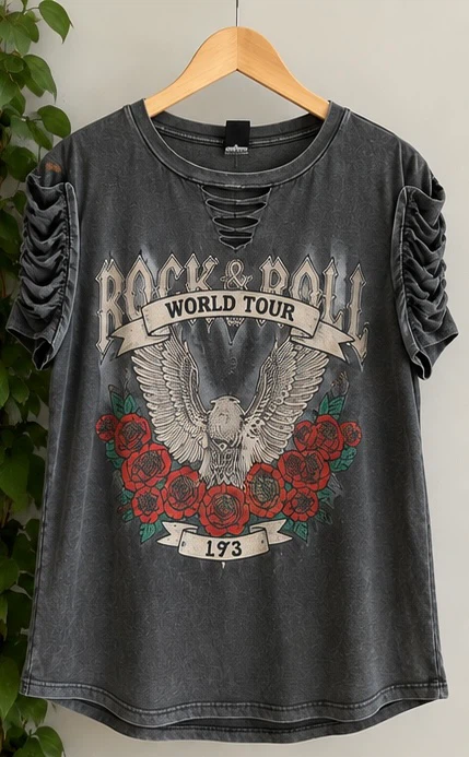 Women’s Rock & Roll World Tour Graphic T-Shirt Size L/XL