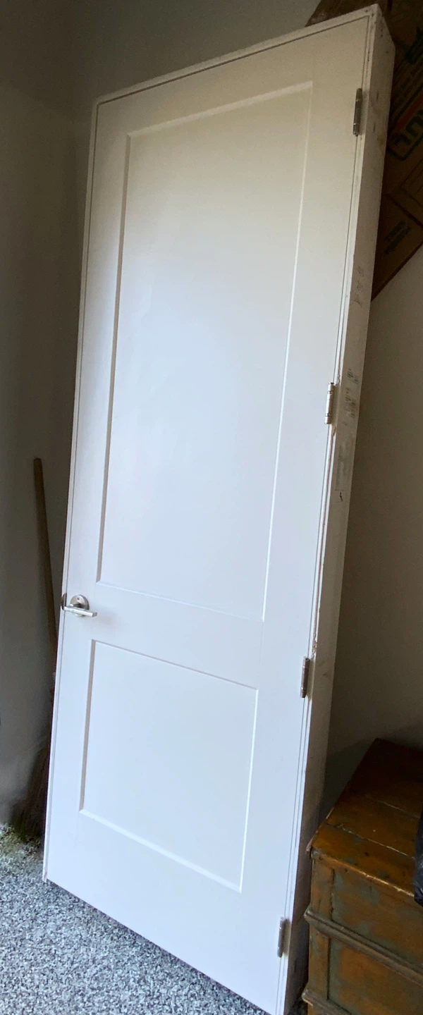 Brand new unused 8 ft.SOLID CORE Shaker wood door(No Hardware) - photo 2
