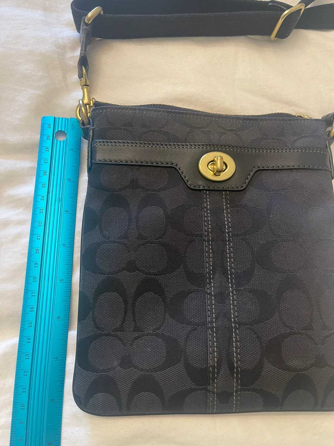 Coach Vintage Y2K crossbody bag in black canvas signature C logo - photo 5