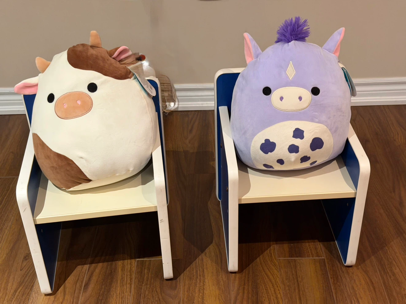 Cubed wood chairs for Toddlers, for daycare / nursery school - photo 2