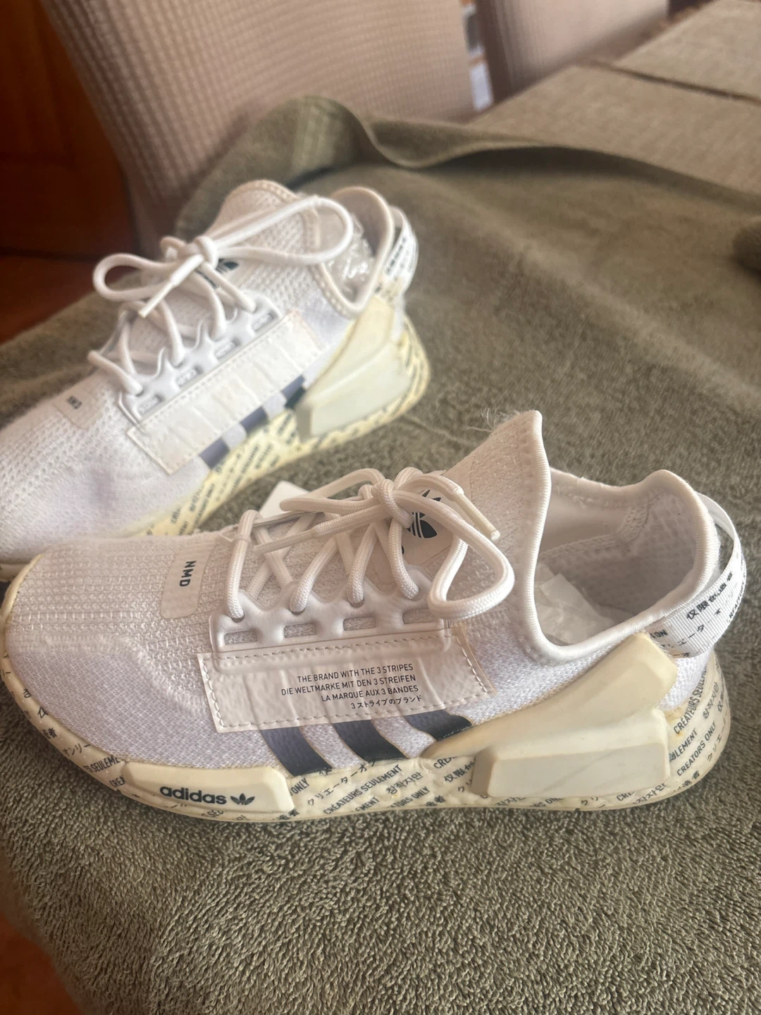 Adidas tennis shoes - photo 4