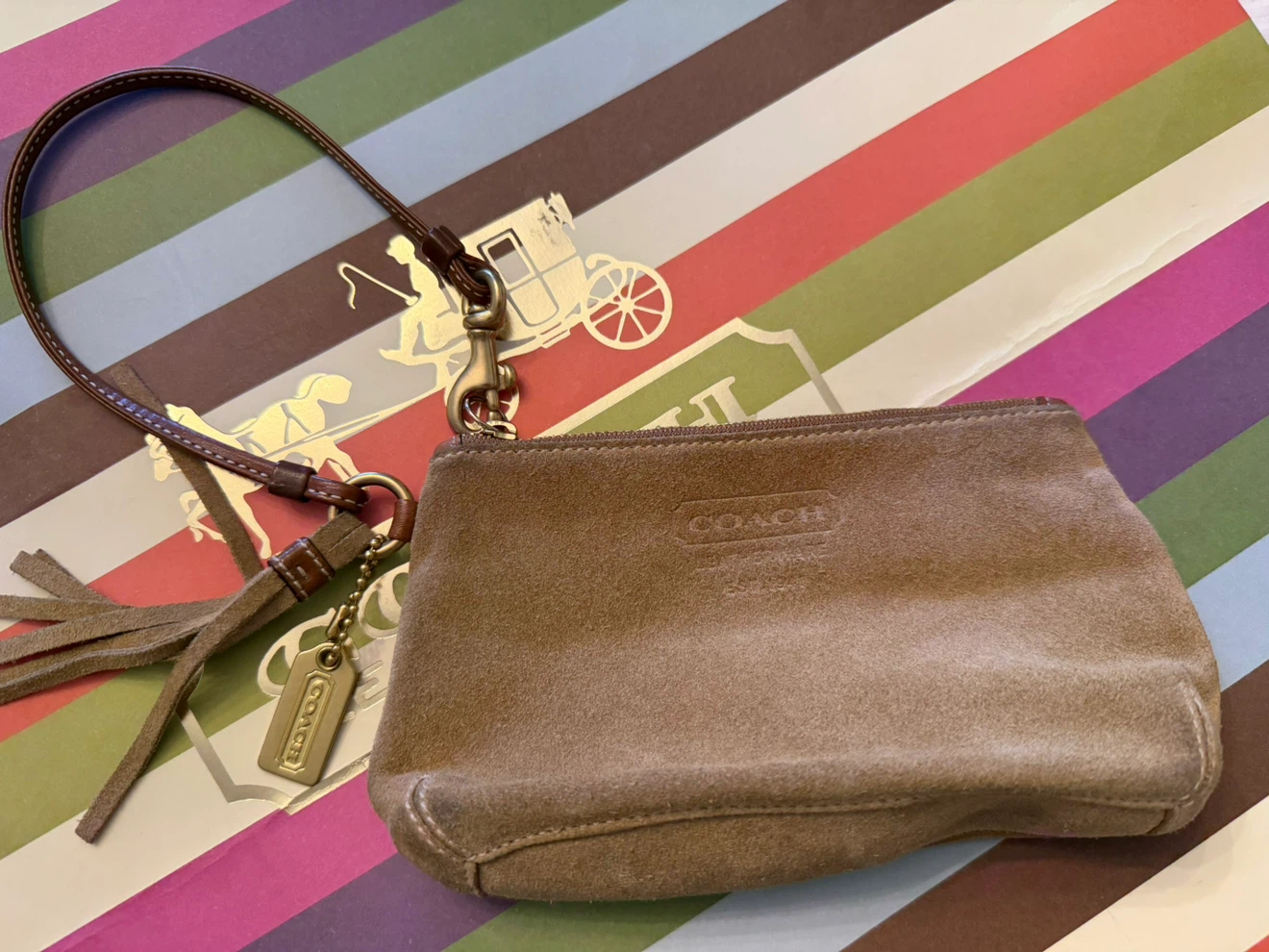 🤎 Vintage Y2K Coach Tan Suede Tassel Wristlet 🤎