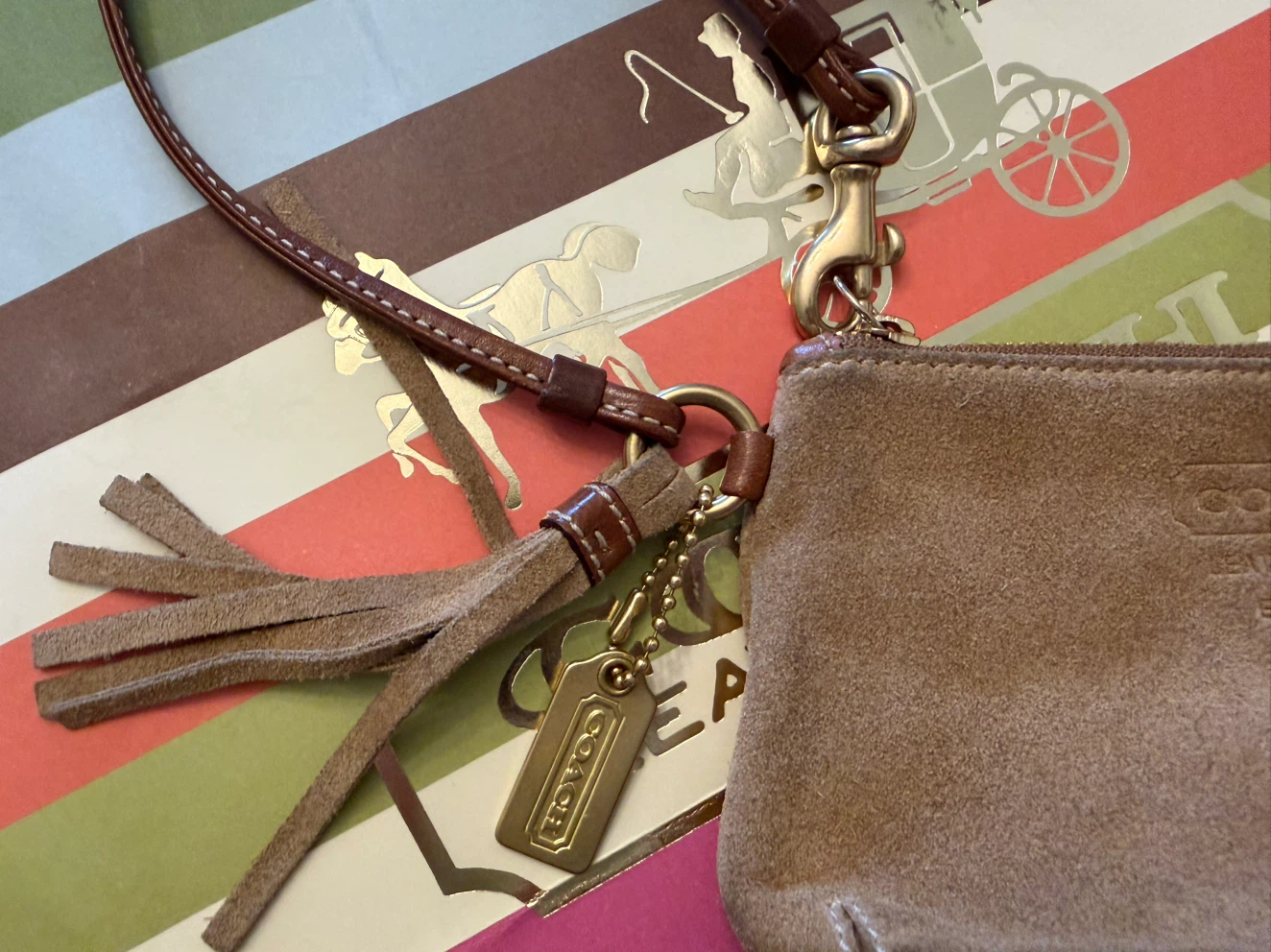 🤎 Vintage Y2K Coach Tan Suede Tassel Wristlet 🤎 - photo 2