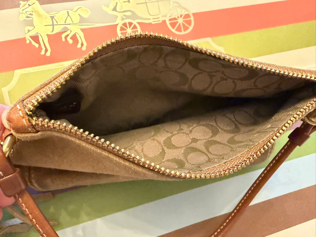 🤎 Vintage Y2K Coach Tan Suede Tassel Wristlet 🤎 - photo 5