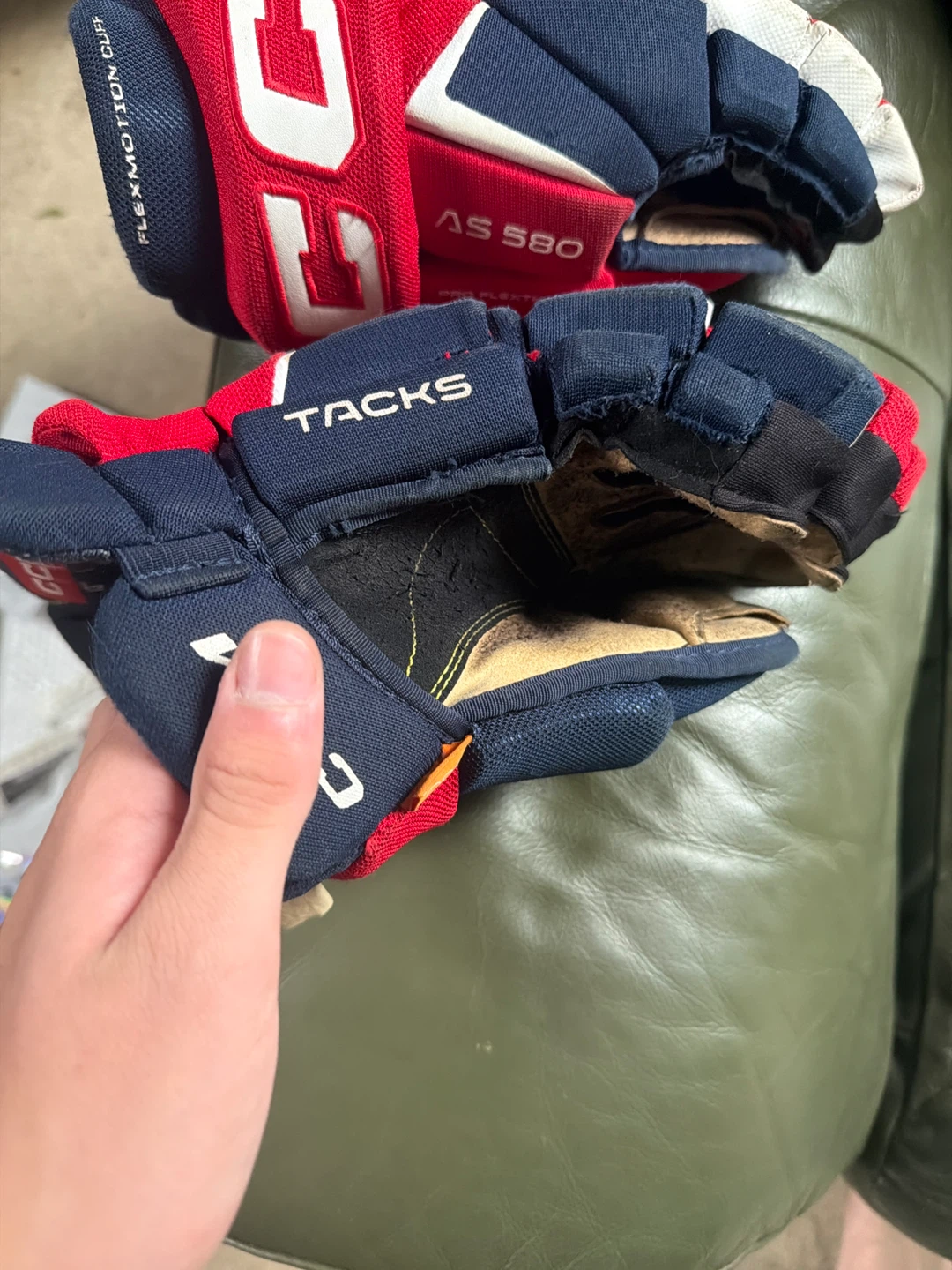 CCM Tacks AS 580 Hockey Gloves 13" - photo 2