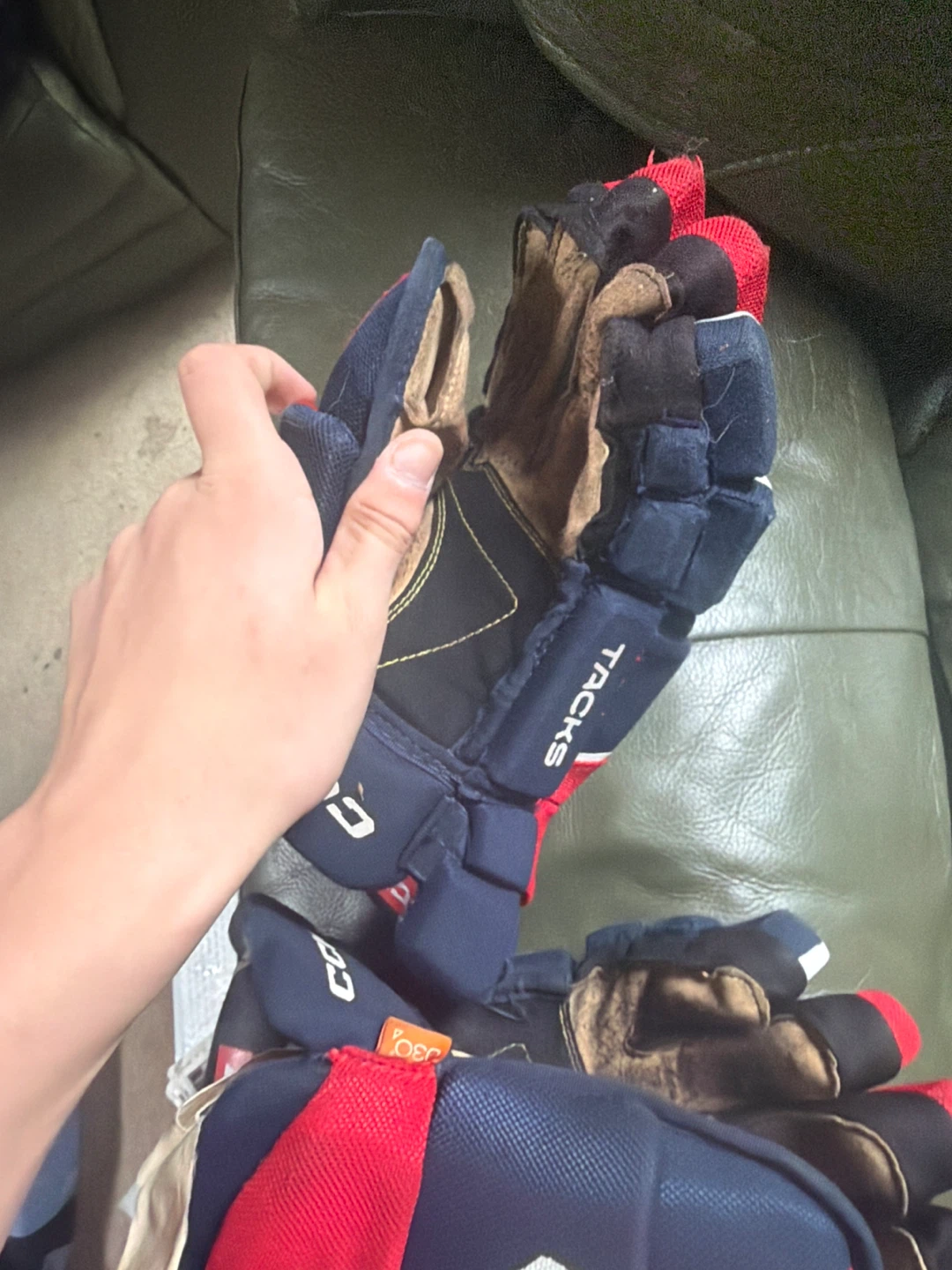 CCM Tacks AS 580 Hockey Gloves 13" - photo 3