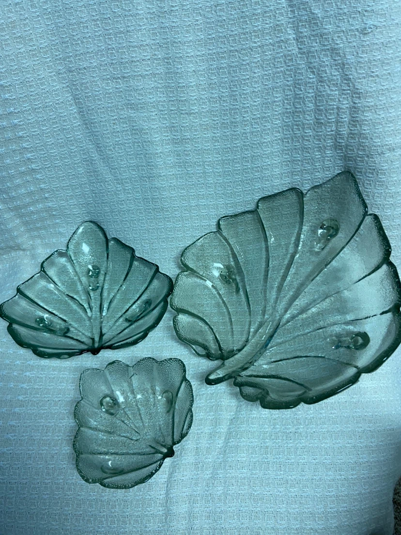 Leaf shaped glass bowls - photo 2