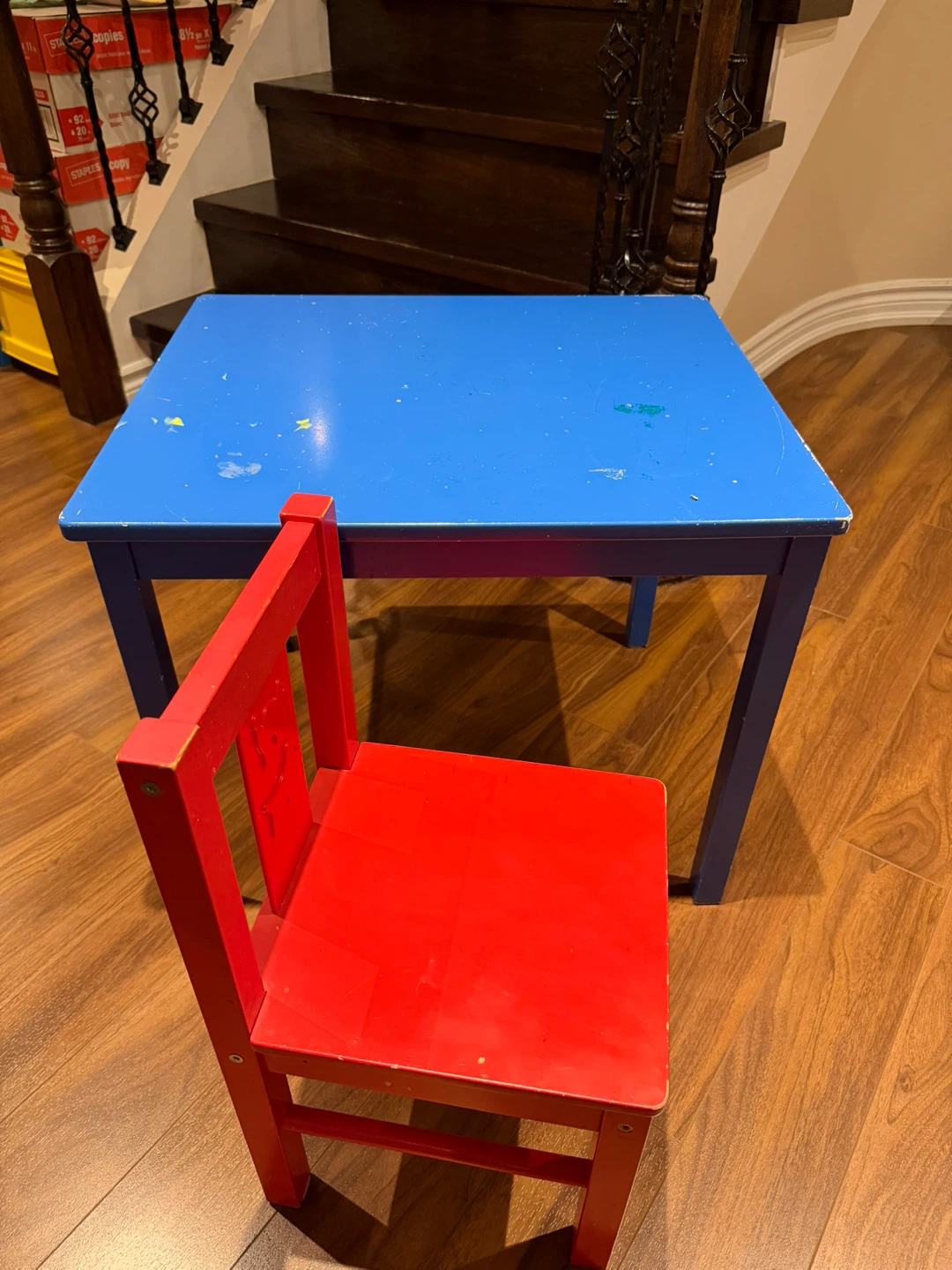 Kids wood table and chair