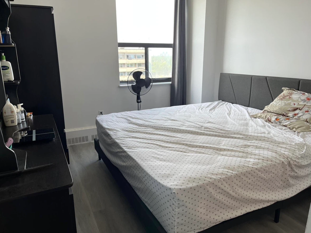 🏠 Spacious 2 Bedroom + Den Condo for Rent – Scarborough - photo 5