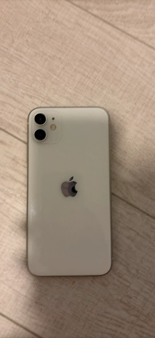 Apple iPhone 11 - White