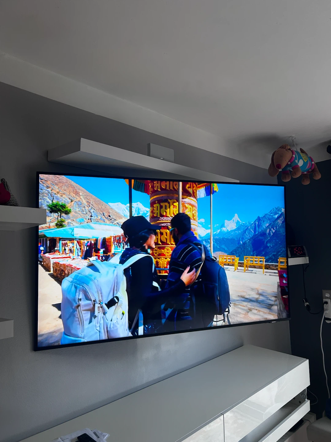 Samsung 55 inch Crystal UHD 4K Model: UN55CU8000 Smart TV - photo 3