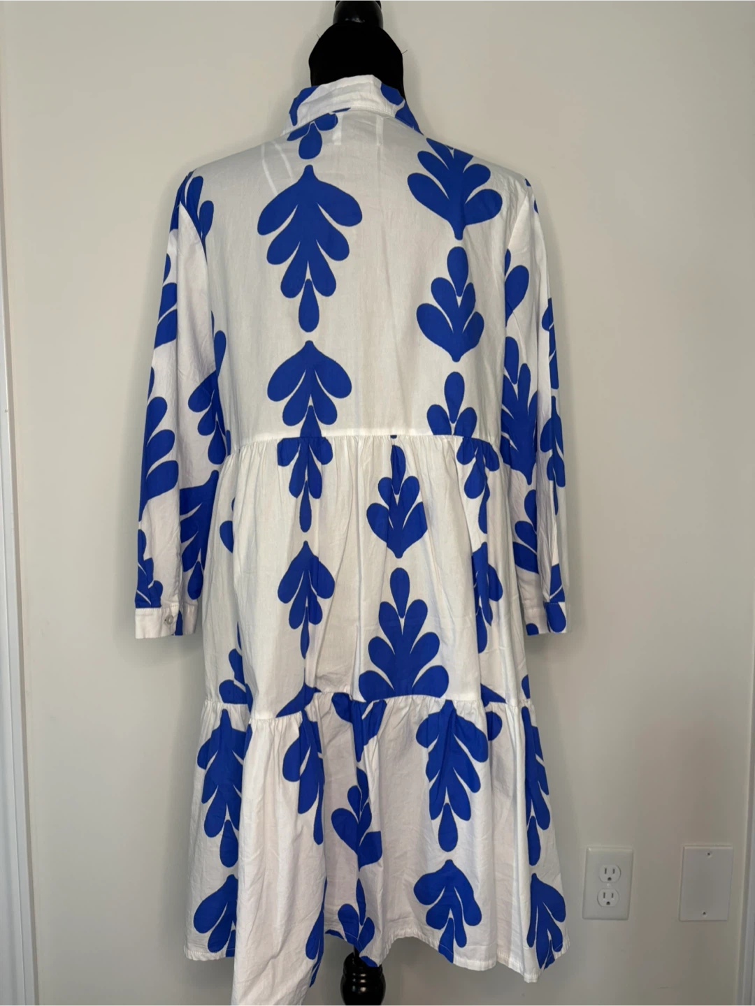 L - like New! White and Blue Floral Dress - photo 3