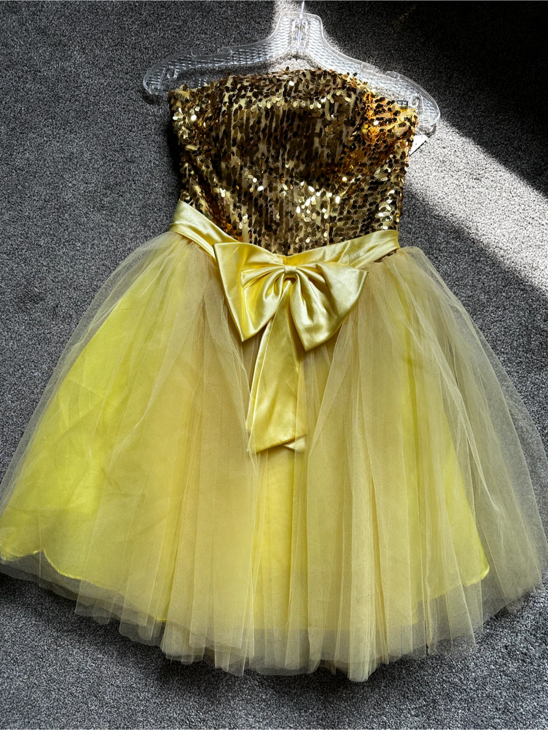 (BNWT) Gold Sequin and Yellow Tulle Strapless Dress - photo 2