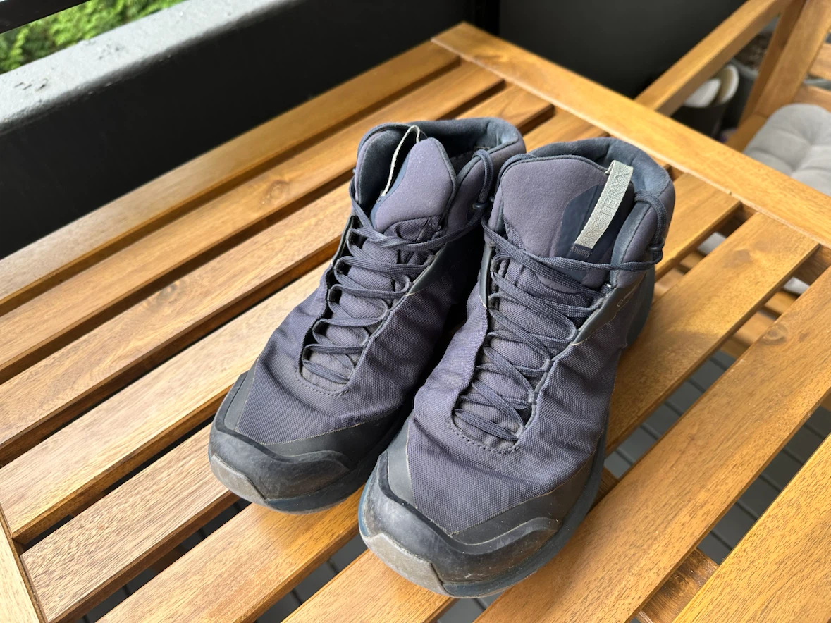 Arc'teryx Aerios FL Mid GTX Boots & Backpack/Cap Bundle