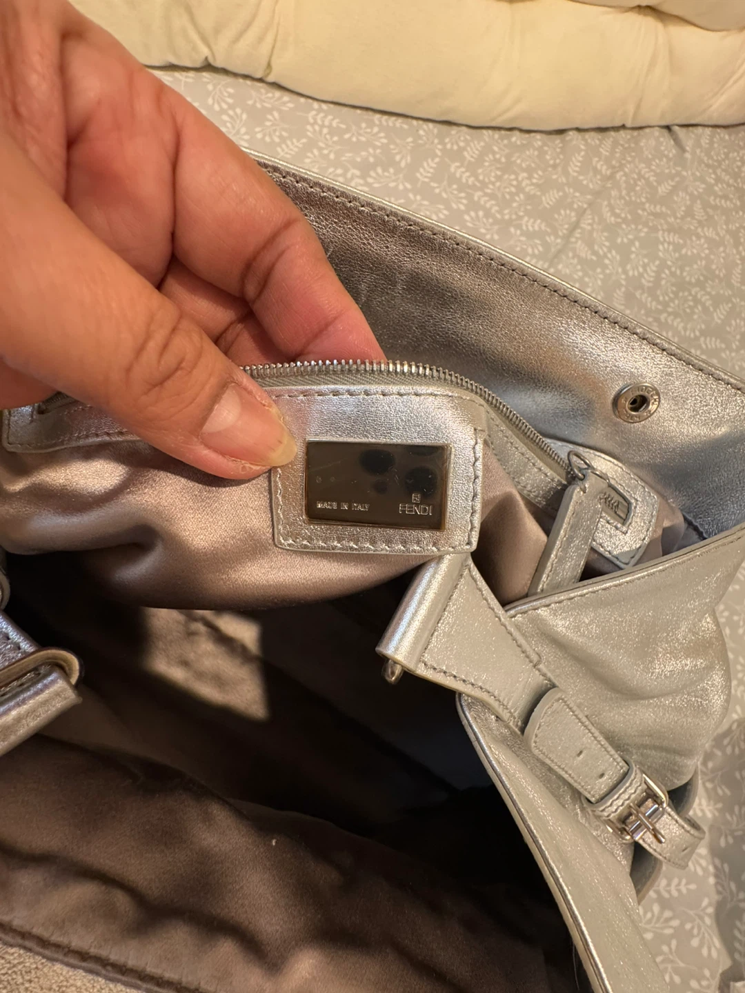 Fendi Metallic Silver Tote Handbag - photo 4
