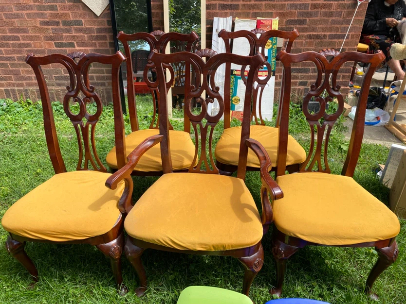 Set of 6 Traditional Wooden Dining Chairs