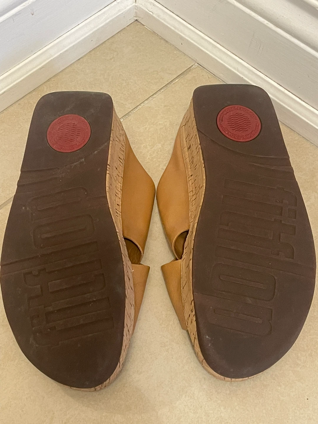FitFlop Women's Tan Leather Cross-Strap Sandals Cork wedge 2" - photo 3