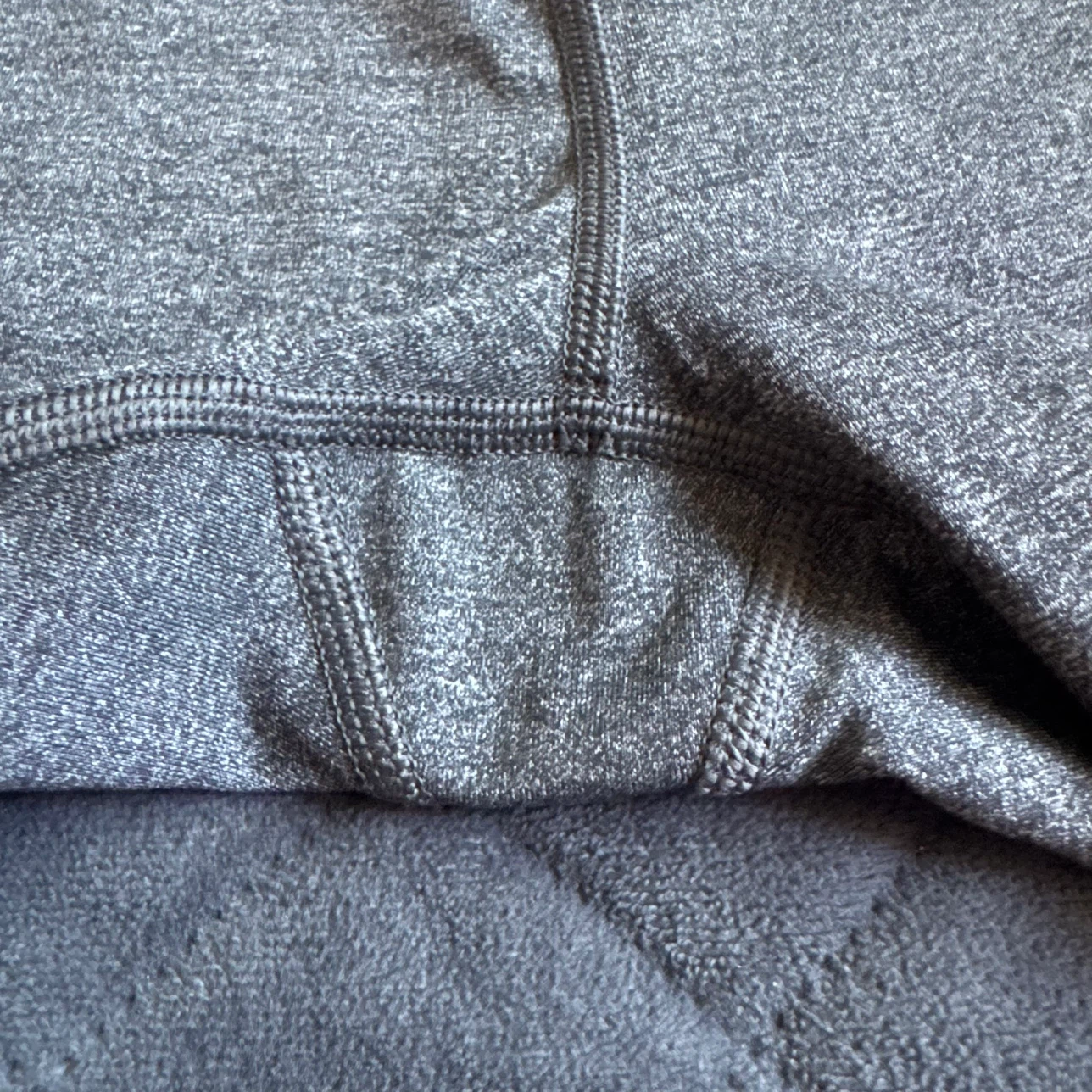 LululemonGrey Active Leggings size 4 Very good condition - photo 4