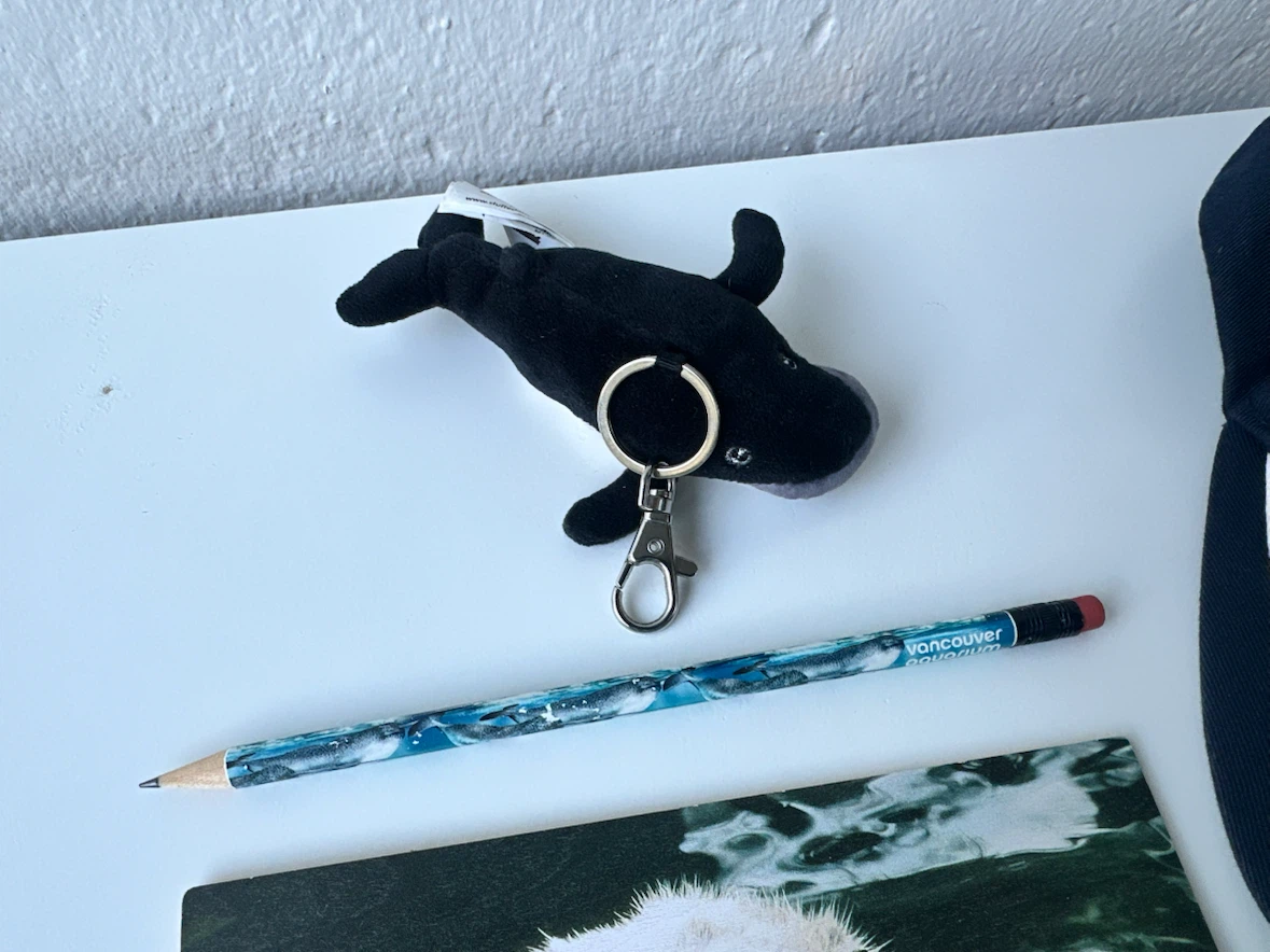Vancouver Aquarium Merchandise Lot - photo 3