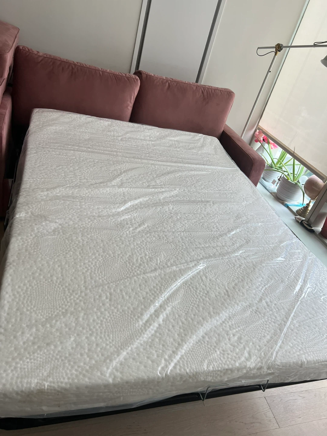Pink Velvet Traditional Sofa Bed - photo 2
