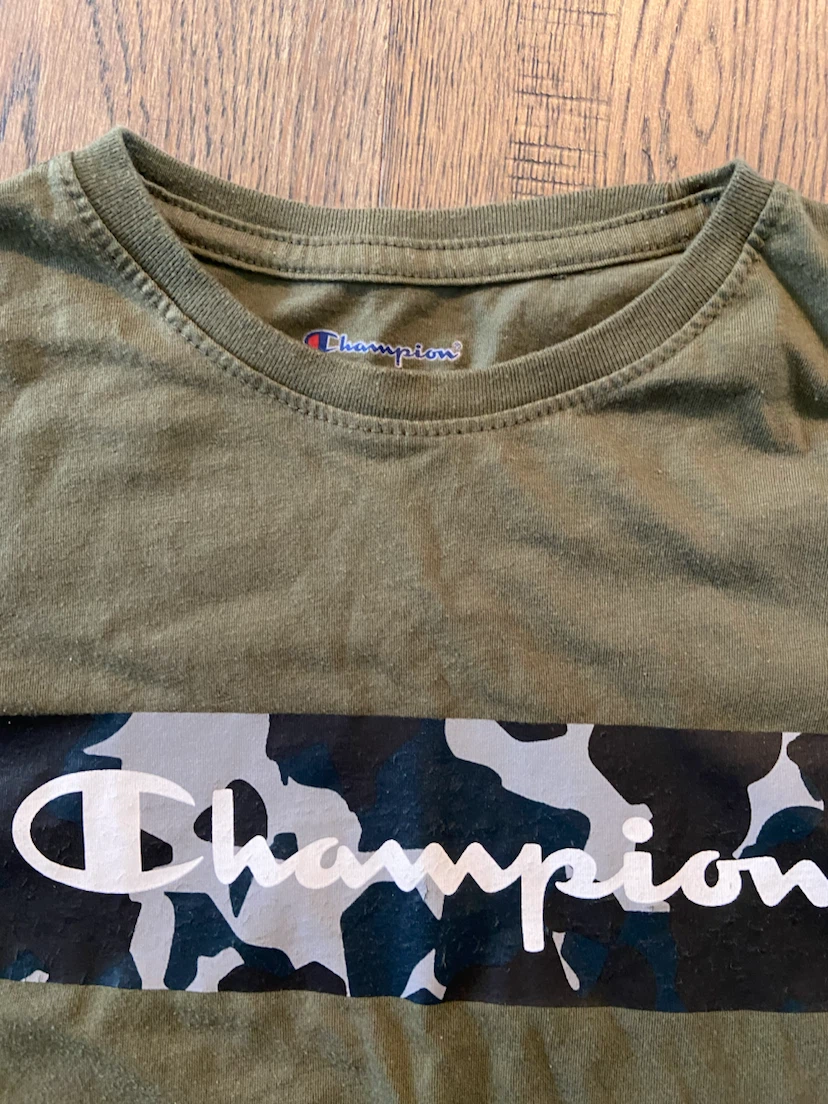 Boys Champion Graphic T-shirt - Size L Youth - EUC - photo 4