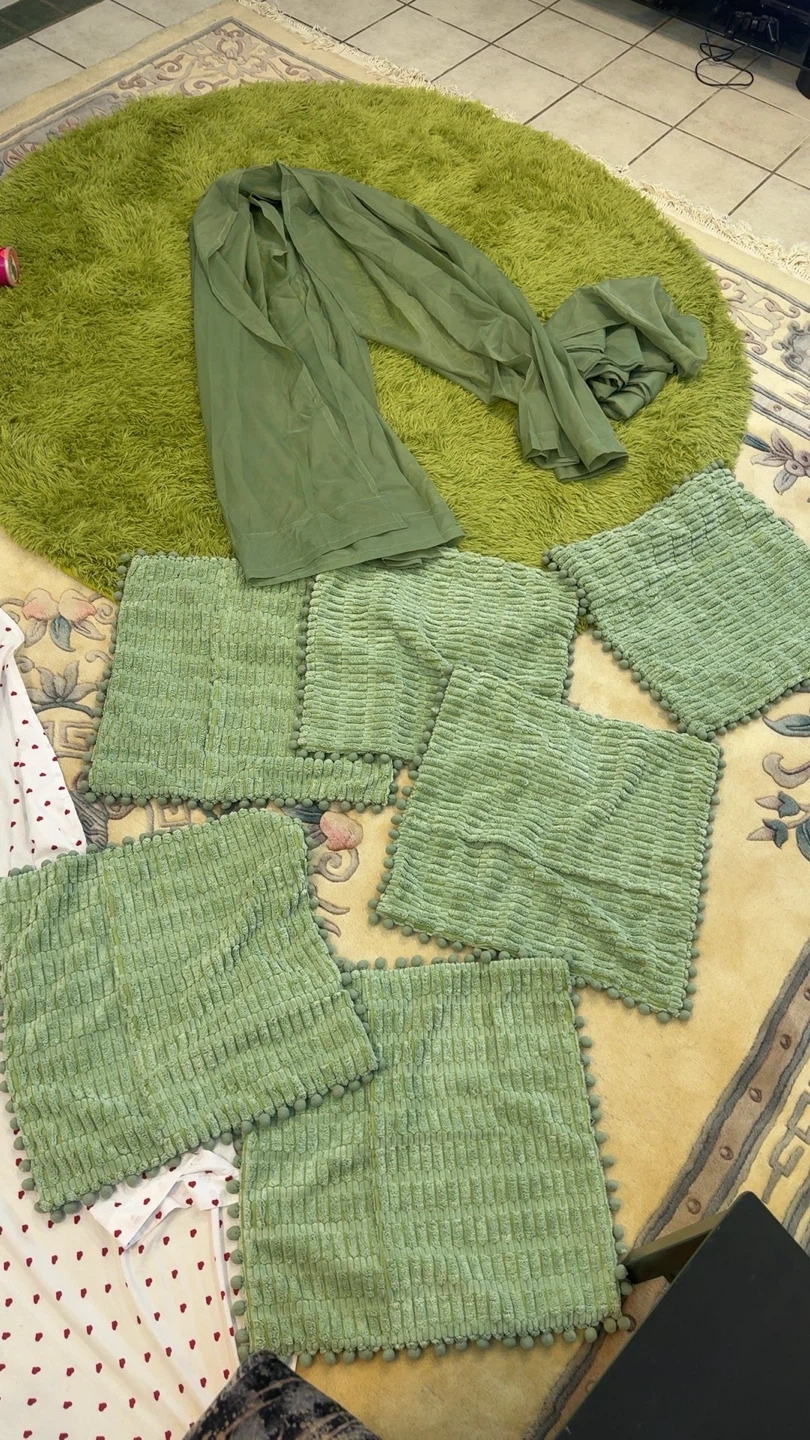 Green Rug and Pillow Covers Set