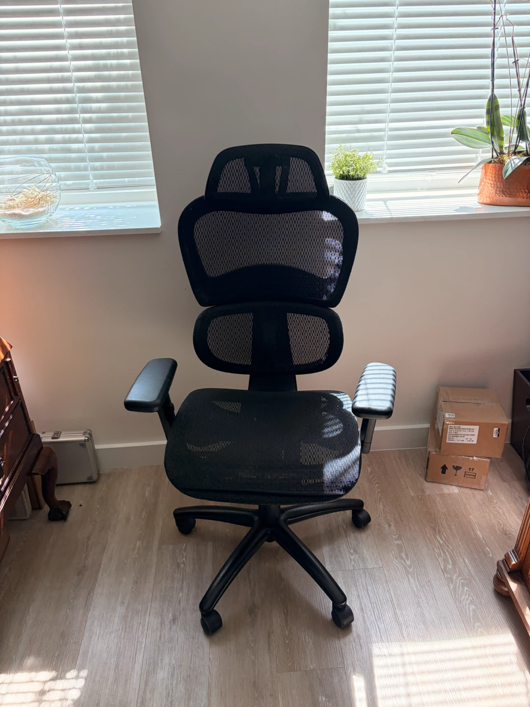 Black Ergonomic Mesh Office Chair - photo 4