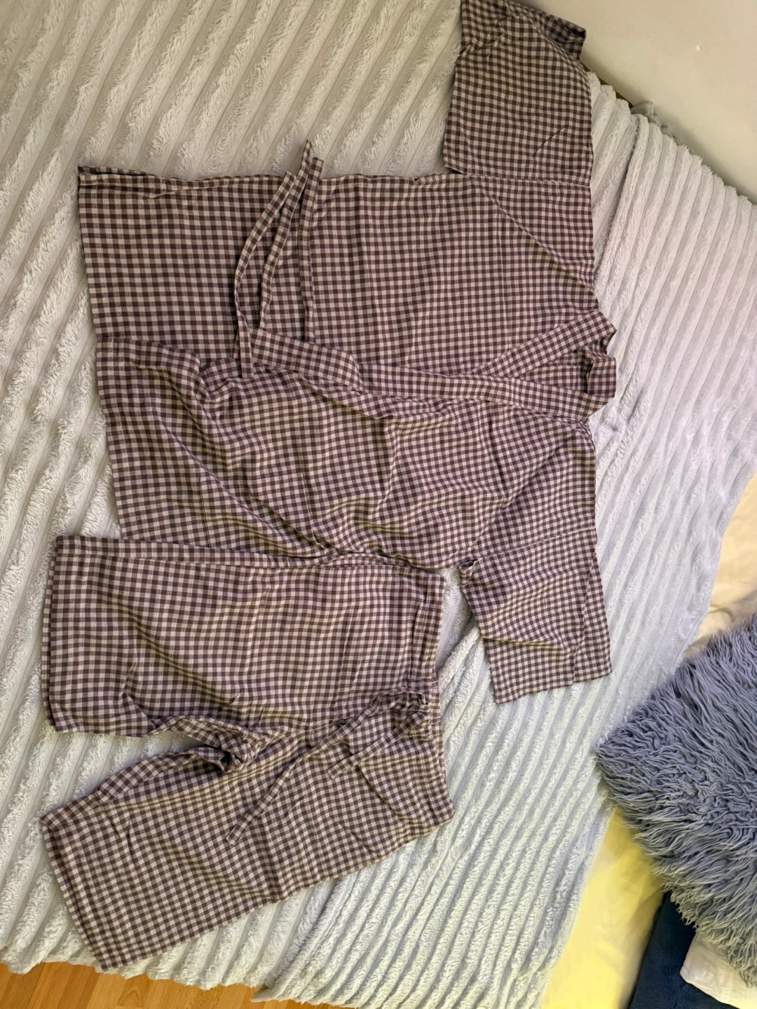 Men set