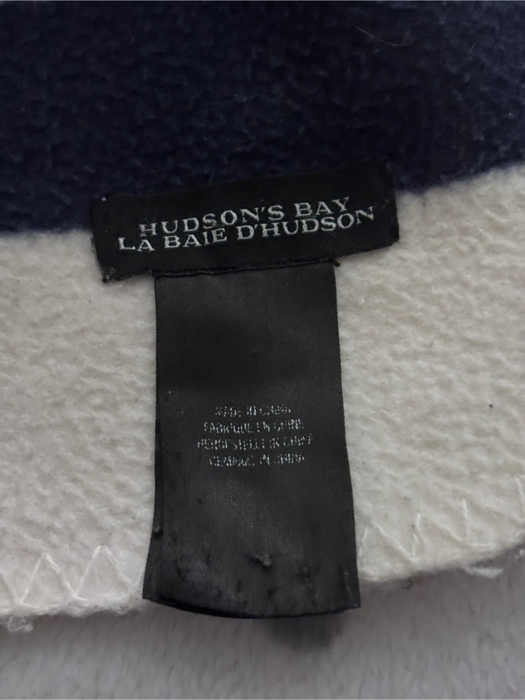 Hudson's Bay Iconic Stripe Fleece Throw Blanket - photo 2