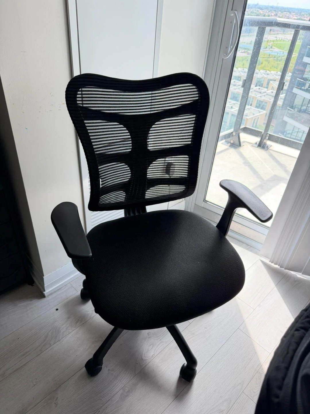 Black Mesh Office Chair - photo 4