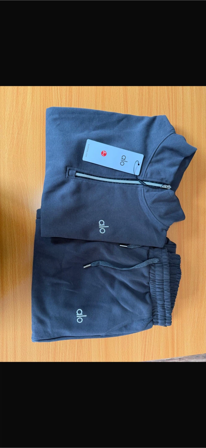 Alo Yoga matching set size large
