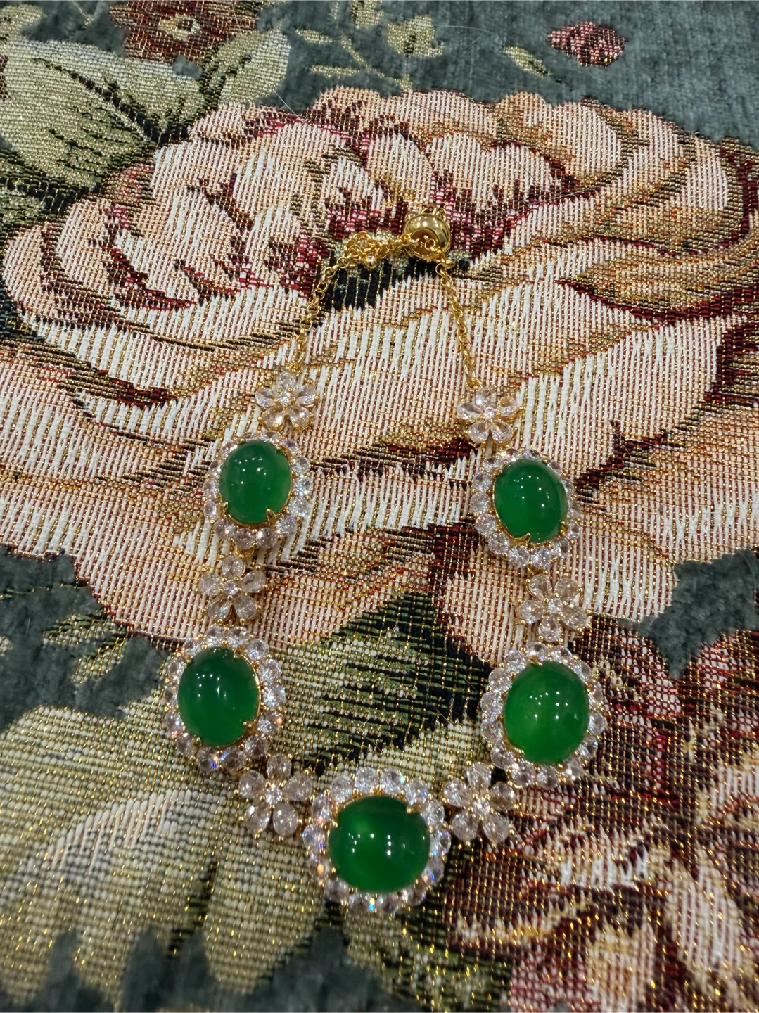 Gold and Jade Bracelet with stones. - photo 3