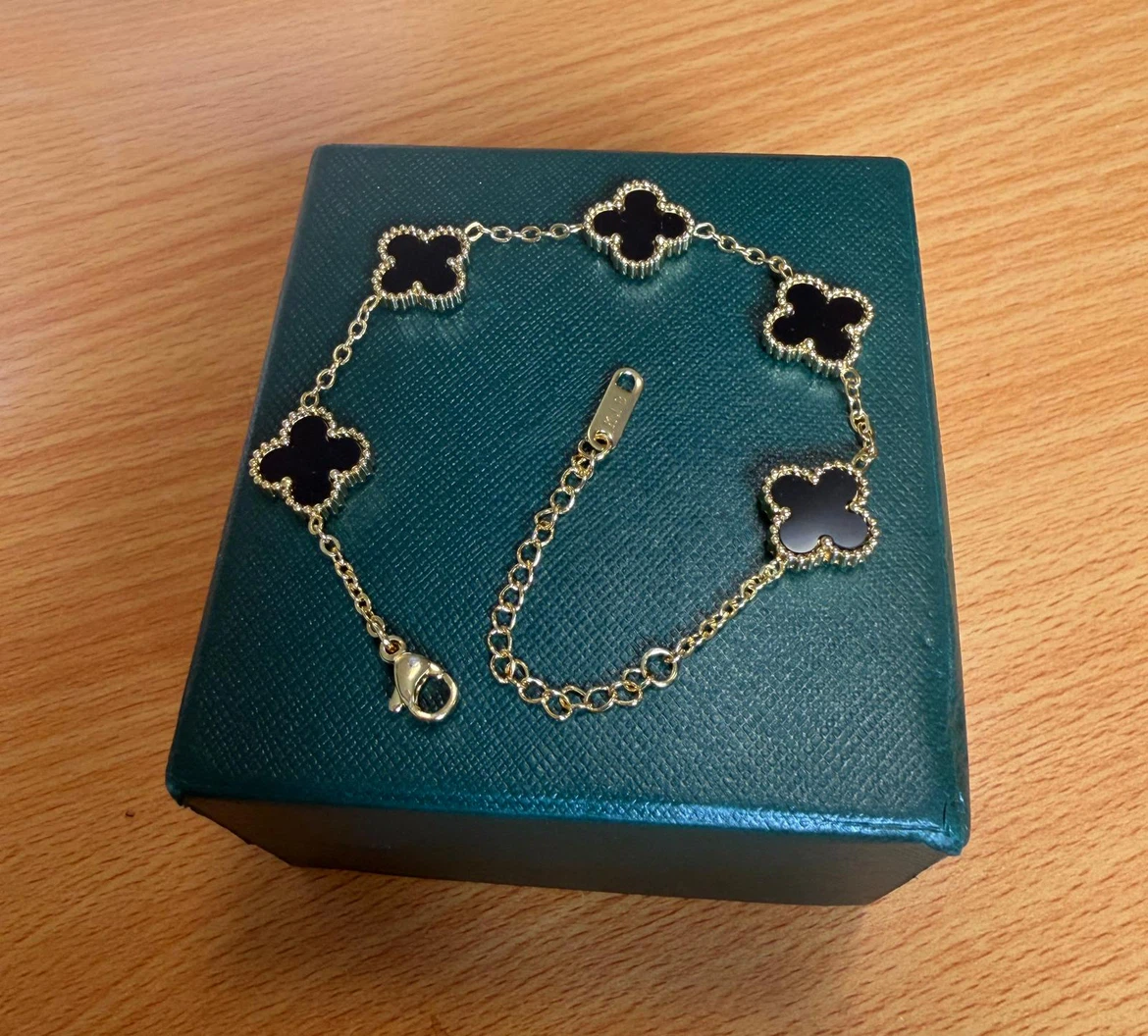 Clover motif chain bracelets