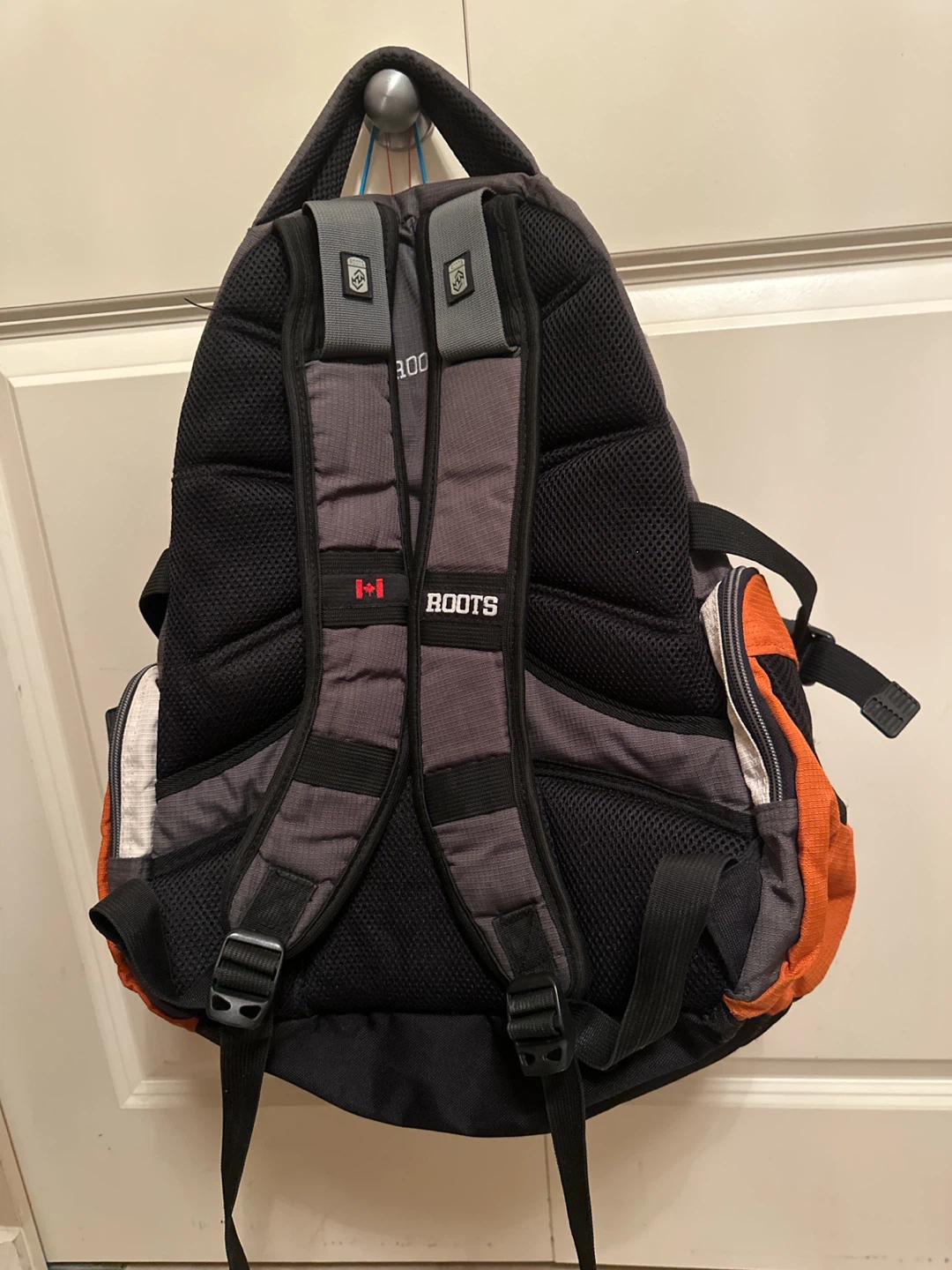 Roots backpack grey and orange
