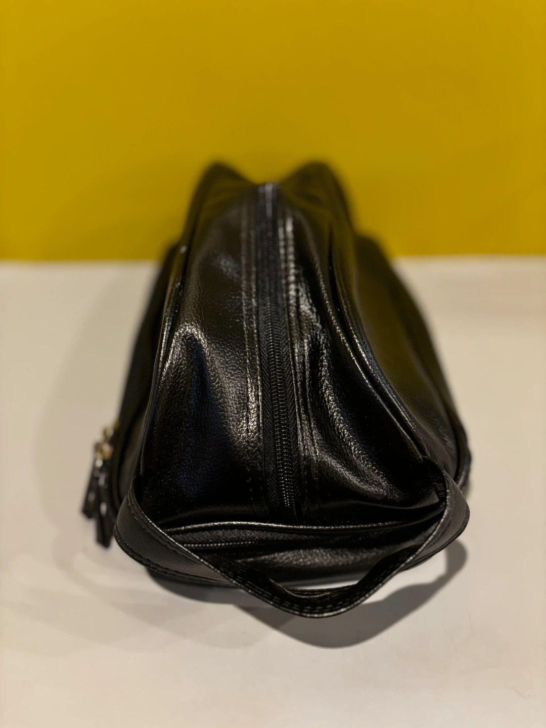 Calvin Klein Black Leather Toiletry Bag - photo 4