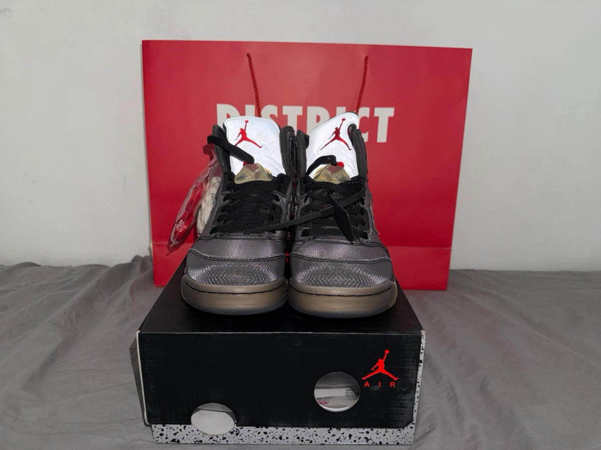 Off-White x Air Jordan 5 - photo 2
