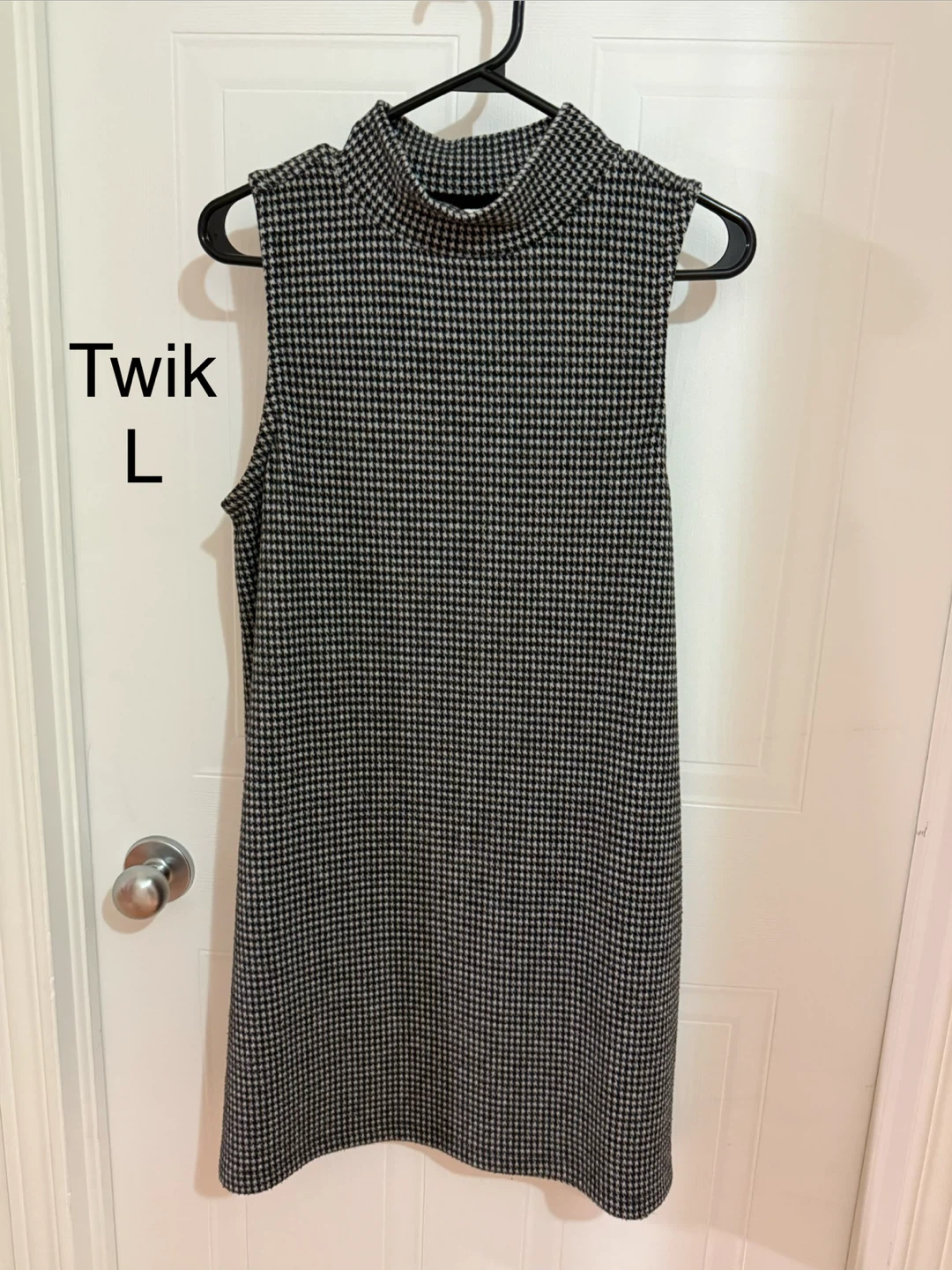 Robe sans manches pied-de-poule