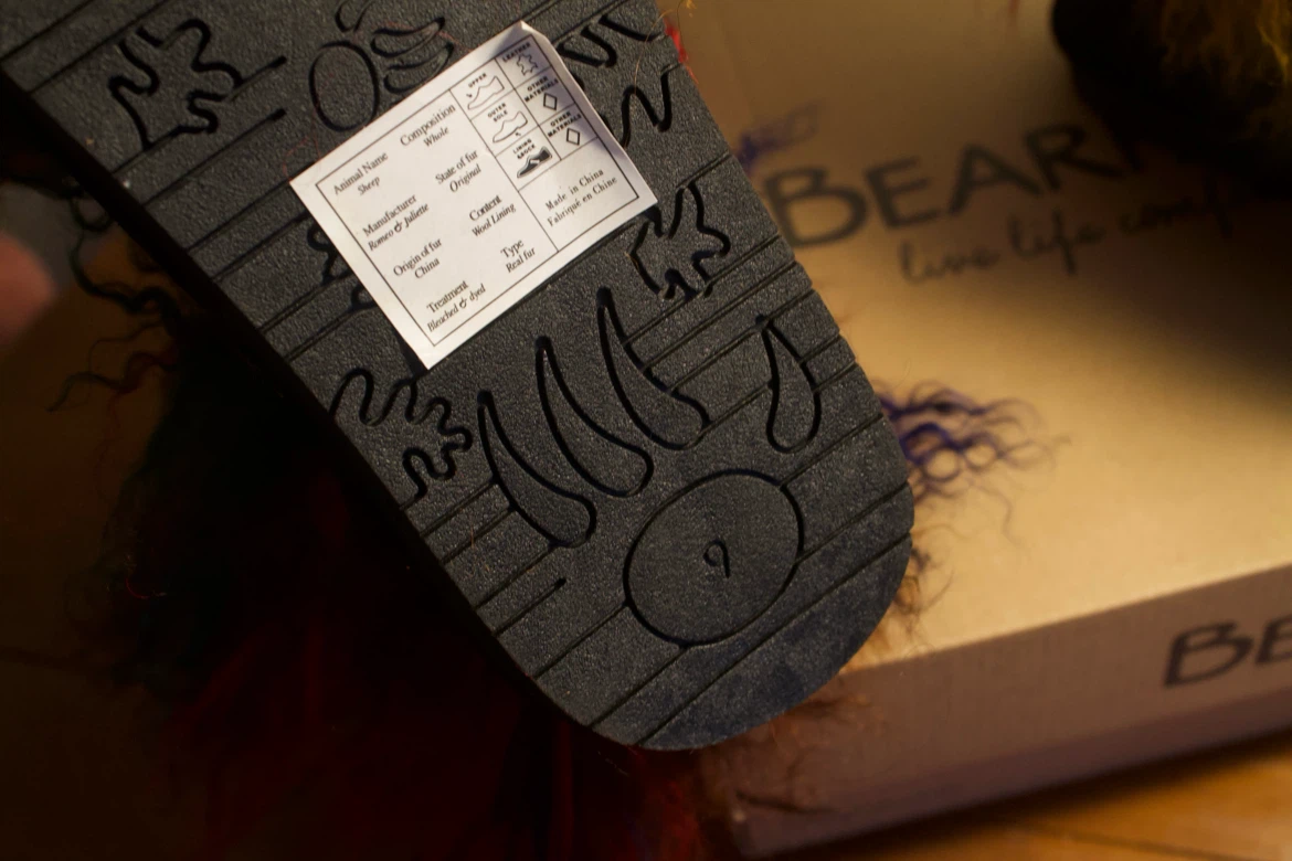 Bearpaw Boots w/ Removable Rainbow Fringe Brand New - photo 3
